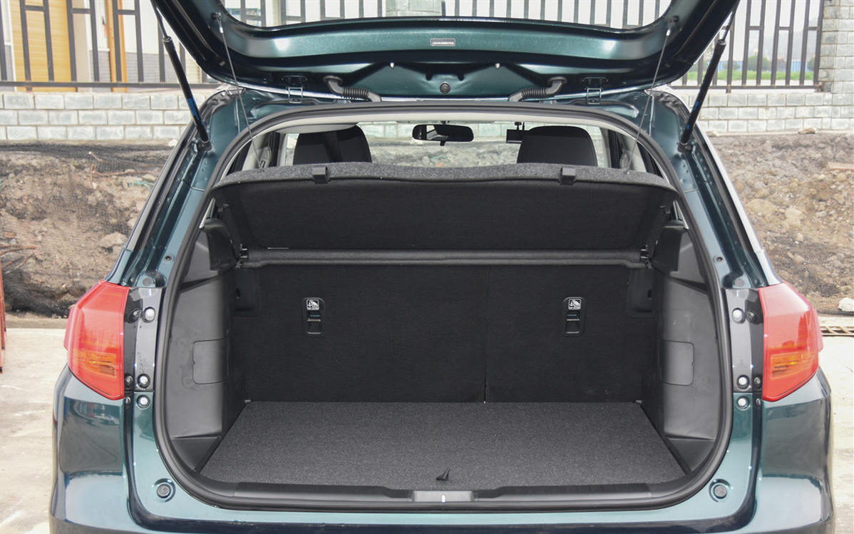 这日系车快被遗忘了，发动机纯进口，14w配全时四驱，才月销139台