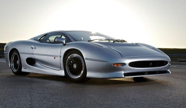 车半路没电了怎么启动,开车在路上突然没电了怎么办