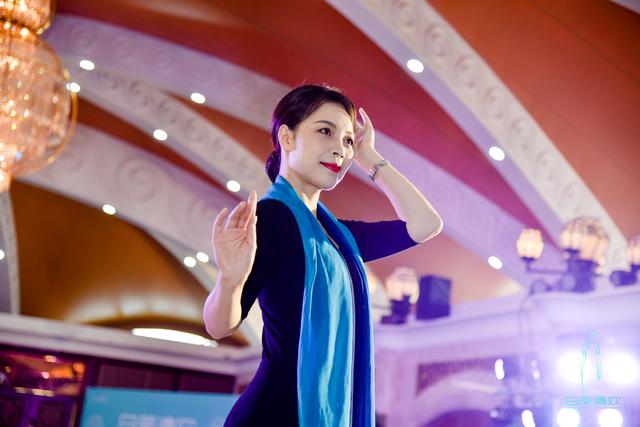 白茶清欢女子学院,白茶清欢一个人