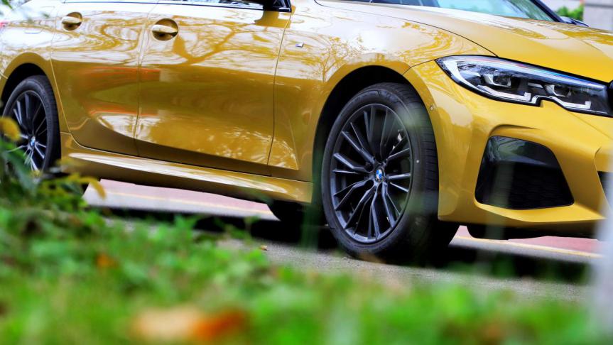 2022款宝马325i曜夜版试驾视频,车评宝马320i