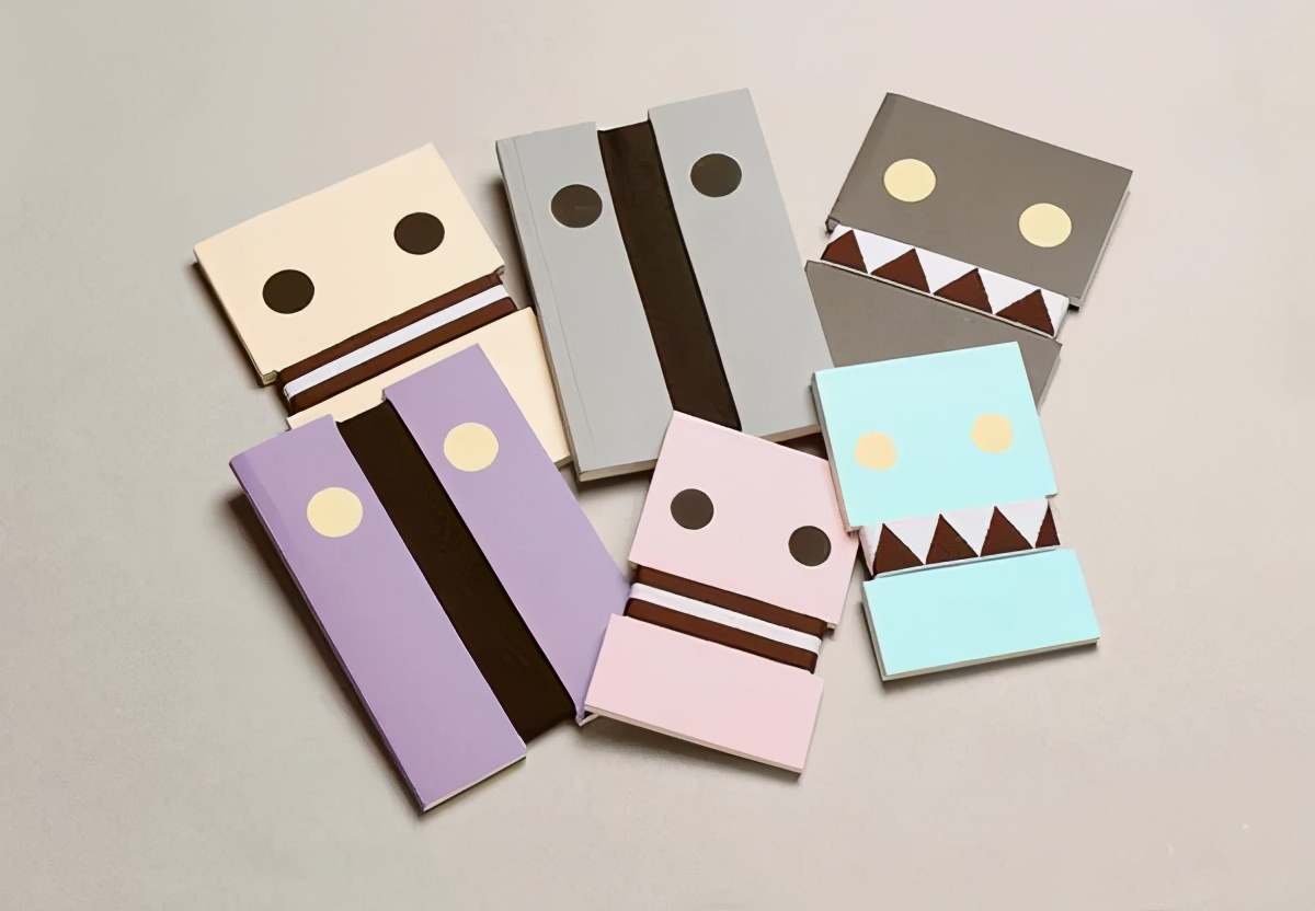 数字媒体艺术用的笔记本电脑,苹果笔记本艺术字体