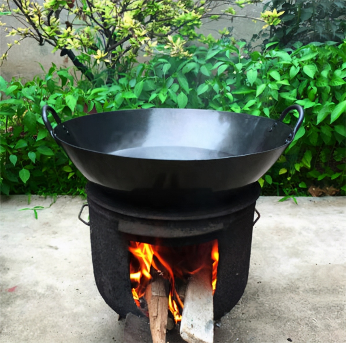 为什么南方厨师用锅,为什么厨师用的锅没把手