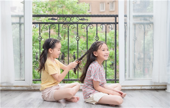 刘海秃鬓角扎马尾怎么办,鬓角秃怎么剪刘海扎马尾