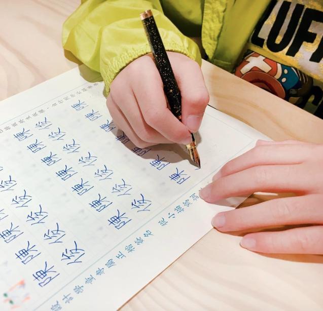 三年级的孩子用钢笔,三年级如何用钢笔