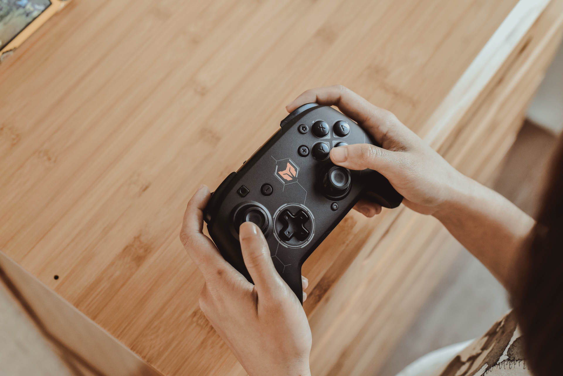 从新手到物理开挂,宏录制+6轴陀螺仪,BIGBIGWON游戏手柄体验