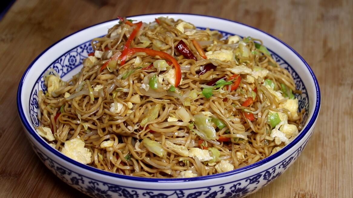 这才是正宗的炒面,这样做炒面又香又有嚼劲