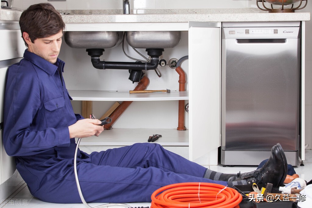 龙头断水管里了怎么办,水龙头断了怎么办找什么工人修理