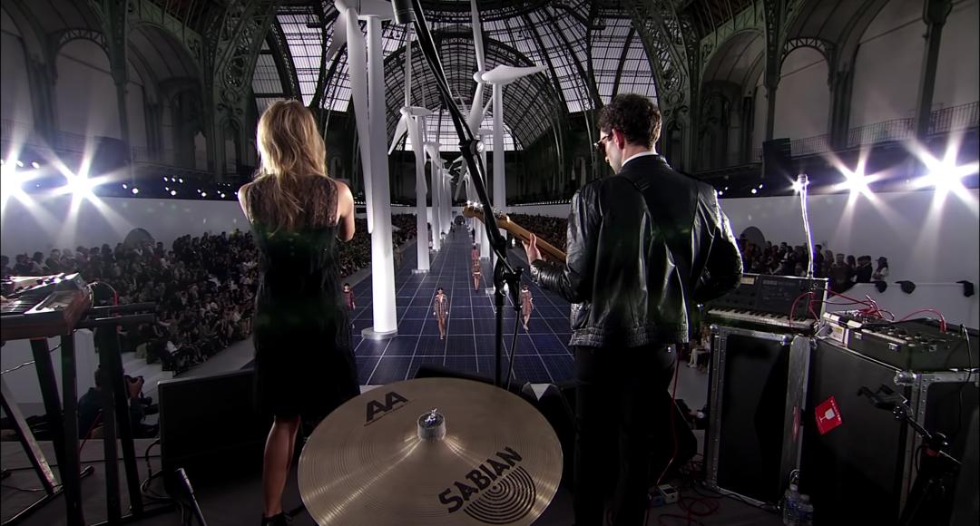 用一张兼收并蓄的音乐清单，让你听听CHANEL与音乐的故事