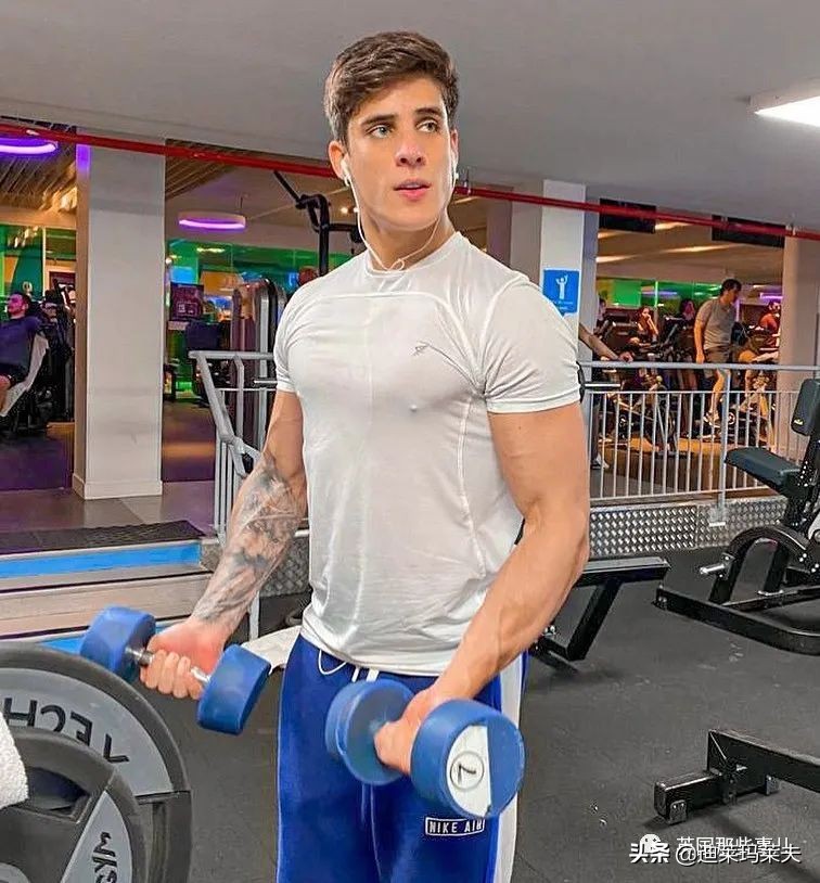 内马尔老妈的对象,内马尔52岁老妈图片