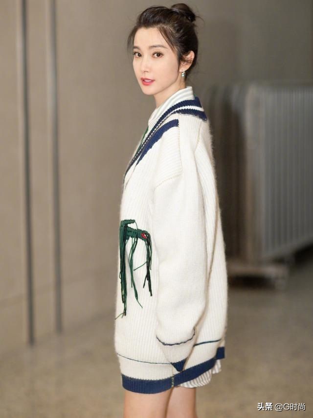 慵懒风外穿v领毛衣搭高领打底,冬季毛衣宽松慵懒风v领内穿