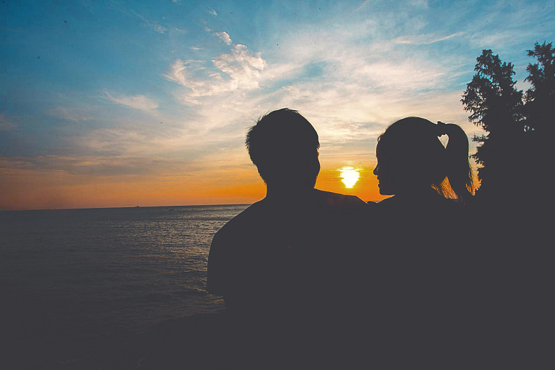 女人最好的闺蜜是谁经典一句话,女人最好的闺蜜是谁图片