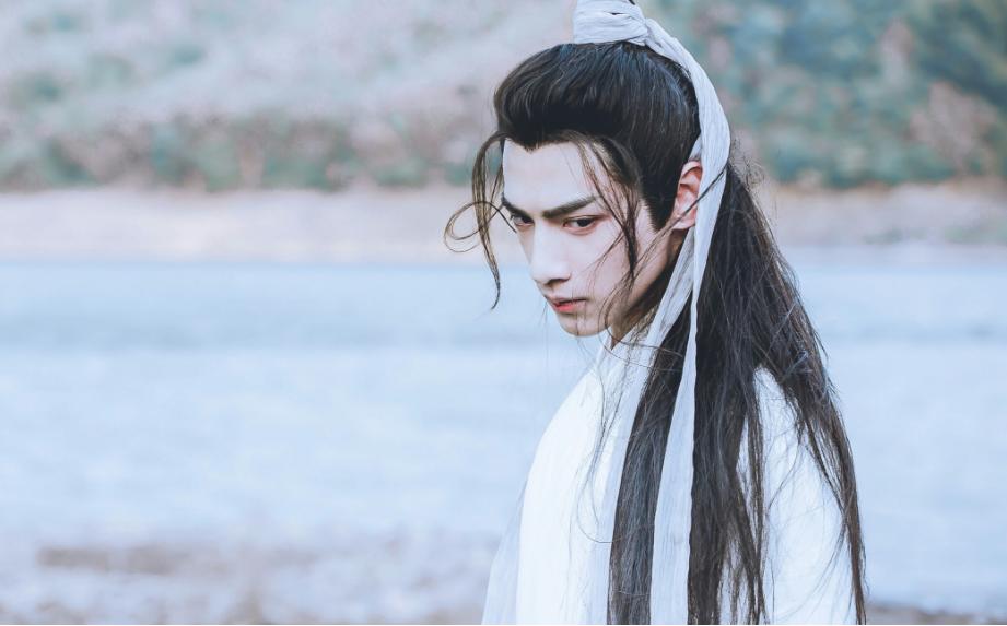 朱一龙罗云熙谁的颜值高,朱一龙存在感十足罗云熙