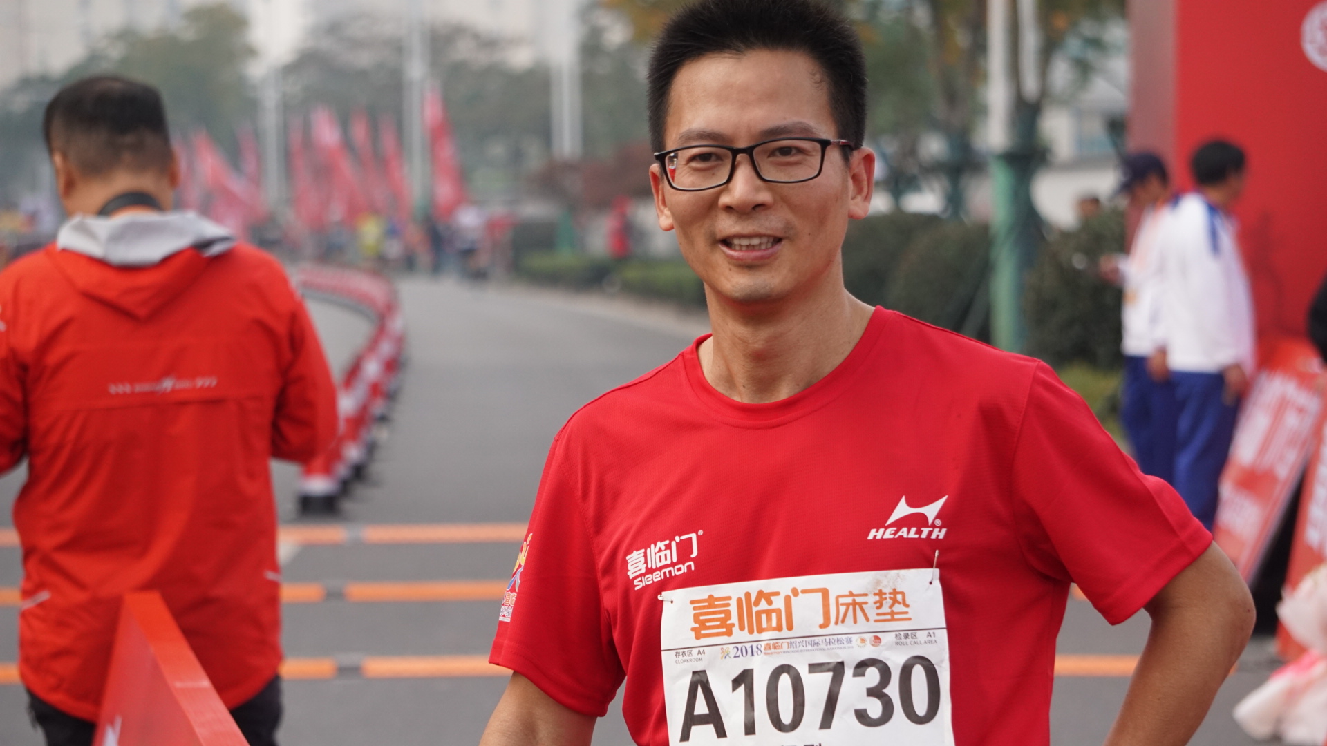 如何在22000人的绍兴马拉松赛中夺冠？背后的秘诀竟跟睡觉有关！
