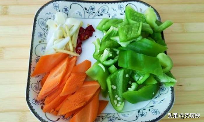 炒猪肝要不要用开水捞一下,炒猪肝别直接下锅