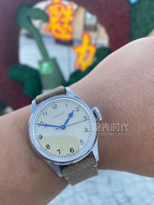 网友晒自己微信好友数量,网友晒1300手表