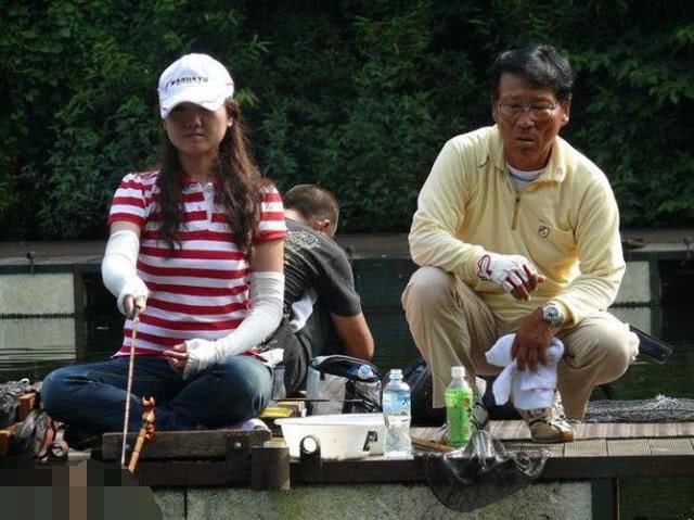 并继鱼竿和振出竿区别,振出式鱼竿和并继式鱼竿哪个好