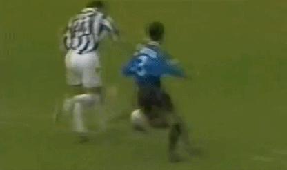 他曾是世界上最贵的门将,他曾被誉为中国最好的足球运动员