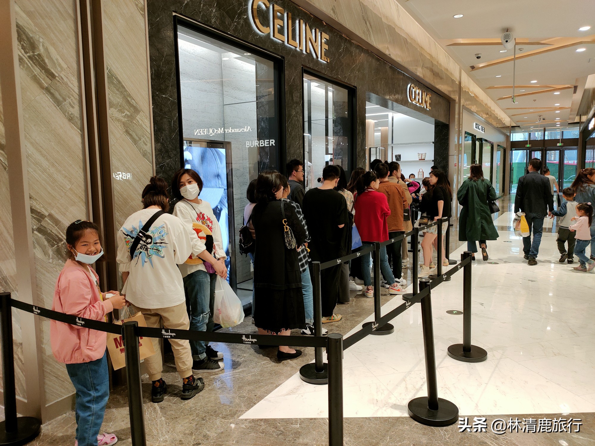 宁波比较高档的商场,宁波的大型购物商场叫什么名字