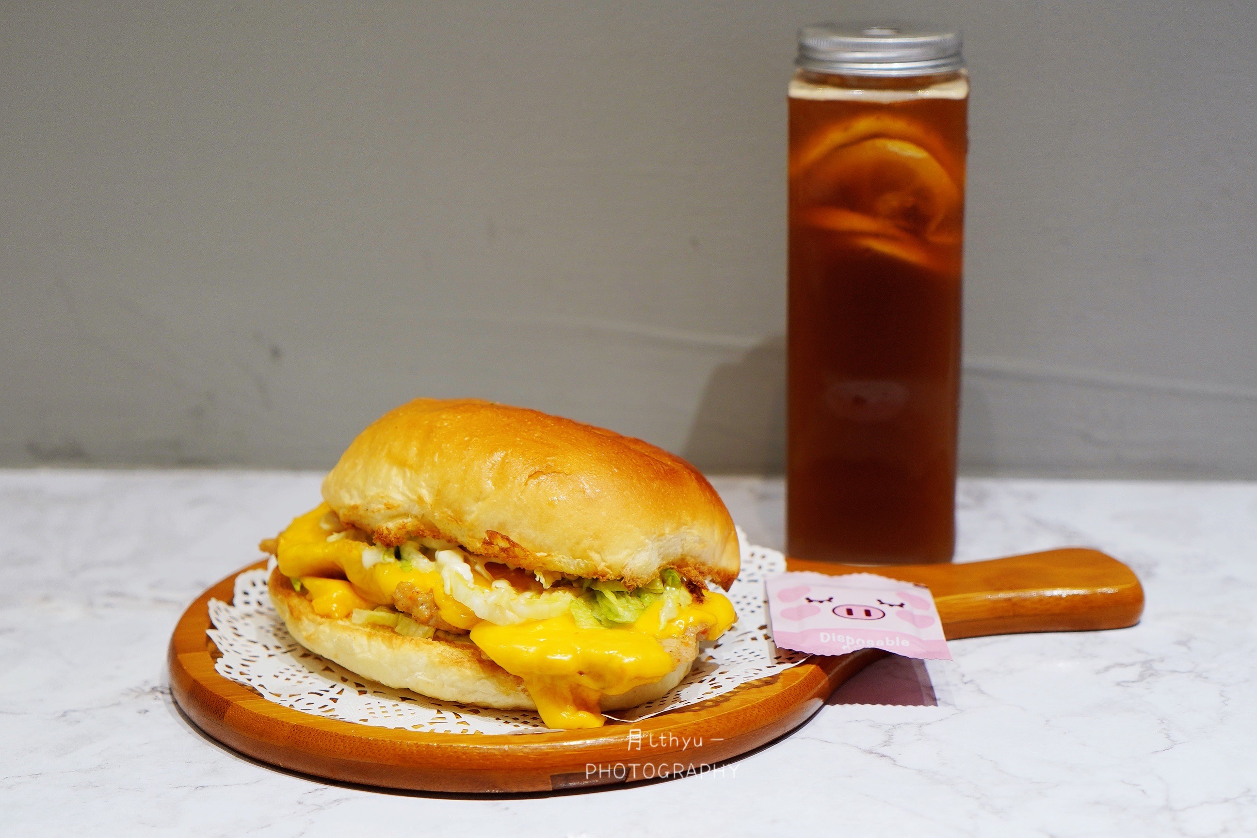 澳门猪扒包藏在思北，人均不到20，就能让你吃到撑