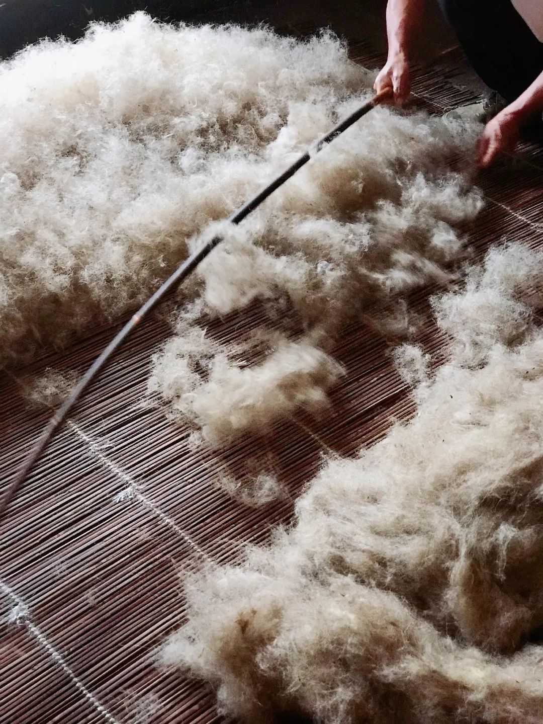 传统老式羊毛毡的制作,已消失的古老手工羊毛毡