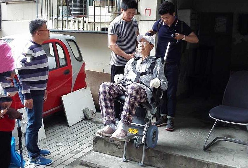 阁楼爬楼机,上下楼自由爬楼机