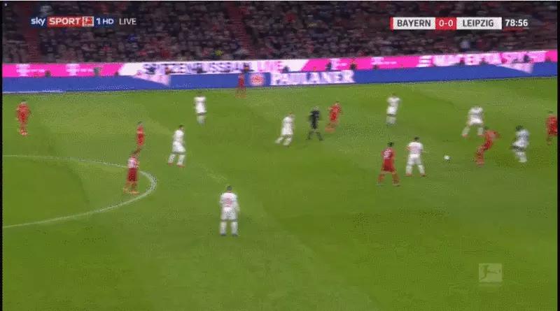 遭全世界豪门哄抢，世界足坛T1级别潜力中卫——乌帕梅卡诺