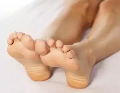 生活小妙招去脚上的死皮,怎么避免脚上死皮