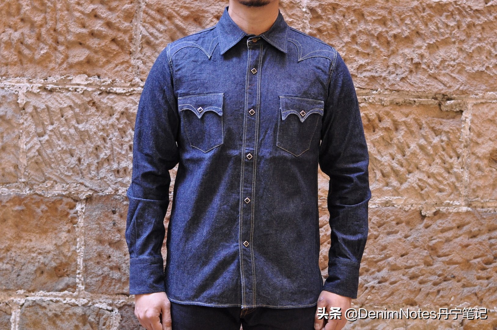 如何分辨一件高质量衬衫,怎样辨别牛仔衬衫好坏