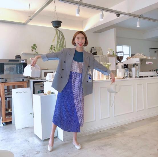 韩系穿搭女生秋冬素人,外套裙子今冬最in混搭