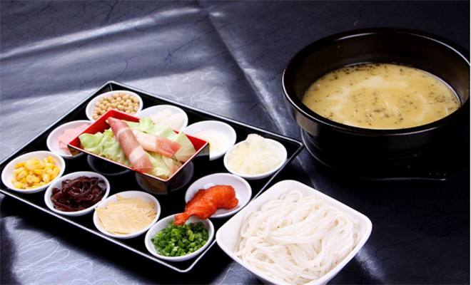 云南过桥米线商用配方,过桥米线的做法培训