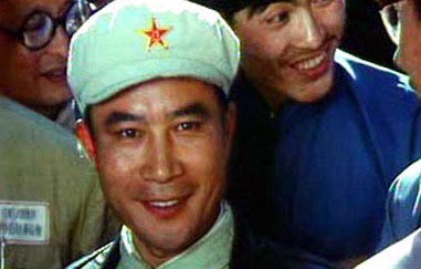 横跨57年,这2部电影3个山东男人,凭什么惹哭了3代中国人?