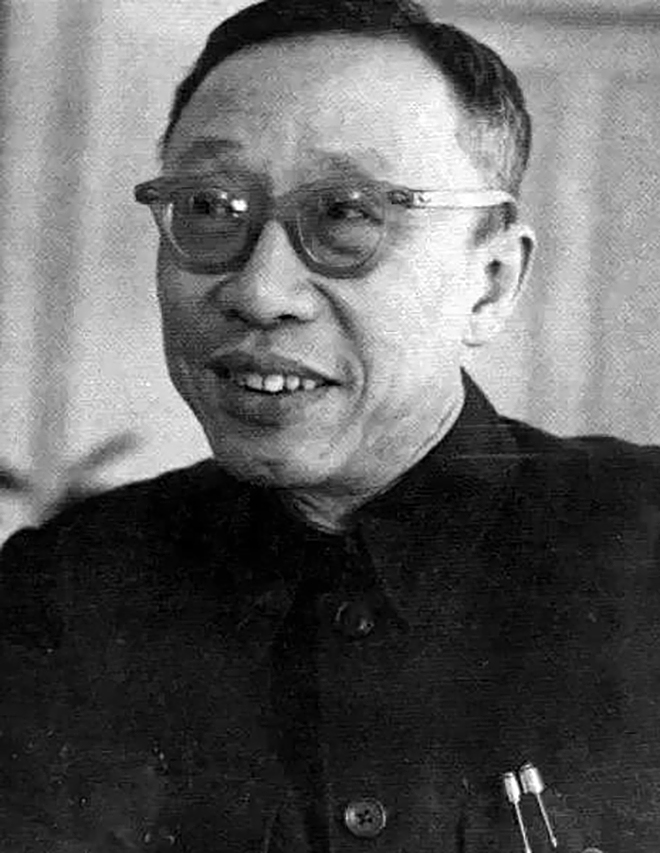 溥仪离开故宫后最后他住在哪,历史上溥仪真的买票去故宫吗