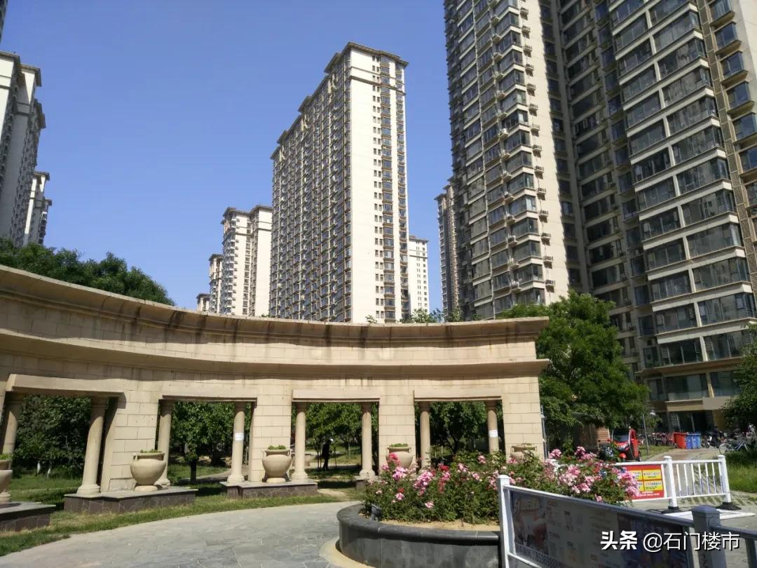 瀹炴帰鍚堣偉琚仐蹇樼殑鑰佹棫灏忓尯,瀹炴帰灏忓尯