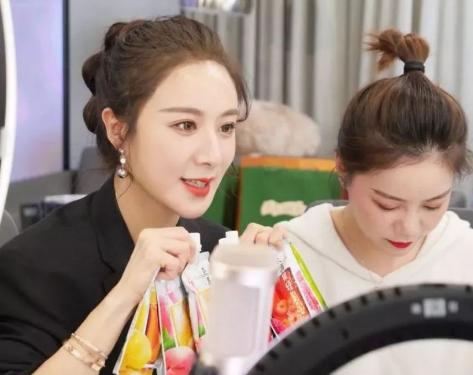 章小蕙最落魄的时候还是神采奕奕,章小蕙前两任怎么破产的