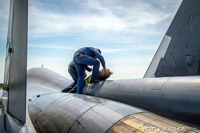 苏34挂弹升空,苏34有没有弹射座椅