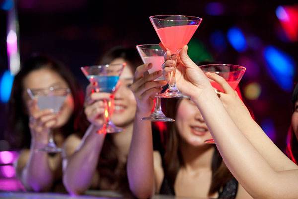 “咔哇潮饮”并不“可爱”，它其实是一种性侵*品毒**