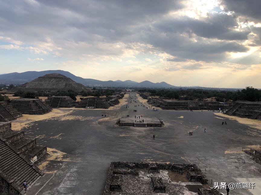 “踏迹古文明、晓看日月辉”— 除夕墨西哥金字塔一日游记
