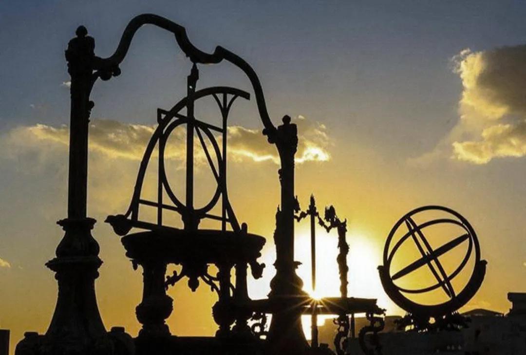 科学家张衡发明地动仪的故事文字,张衡发明地动仪的历史典故