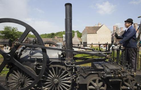 火车的发明者是谁,火车的发明人是谁