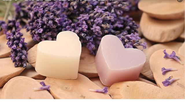 关于爱情的诗词和经典句子英文,表达浪漫美好爱情的英文诗句