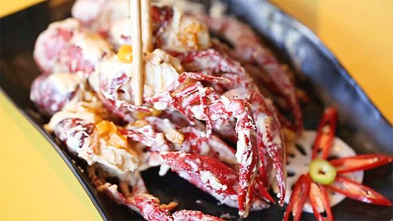 半个娱乐圈都打卡的眼镜小腰在簋街开店了！竟然3天五折！