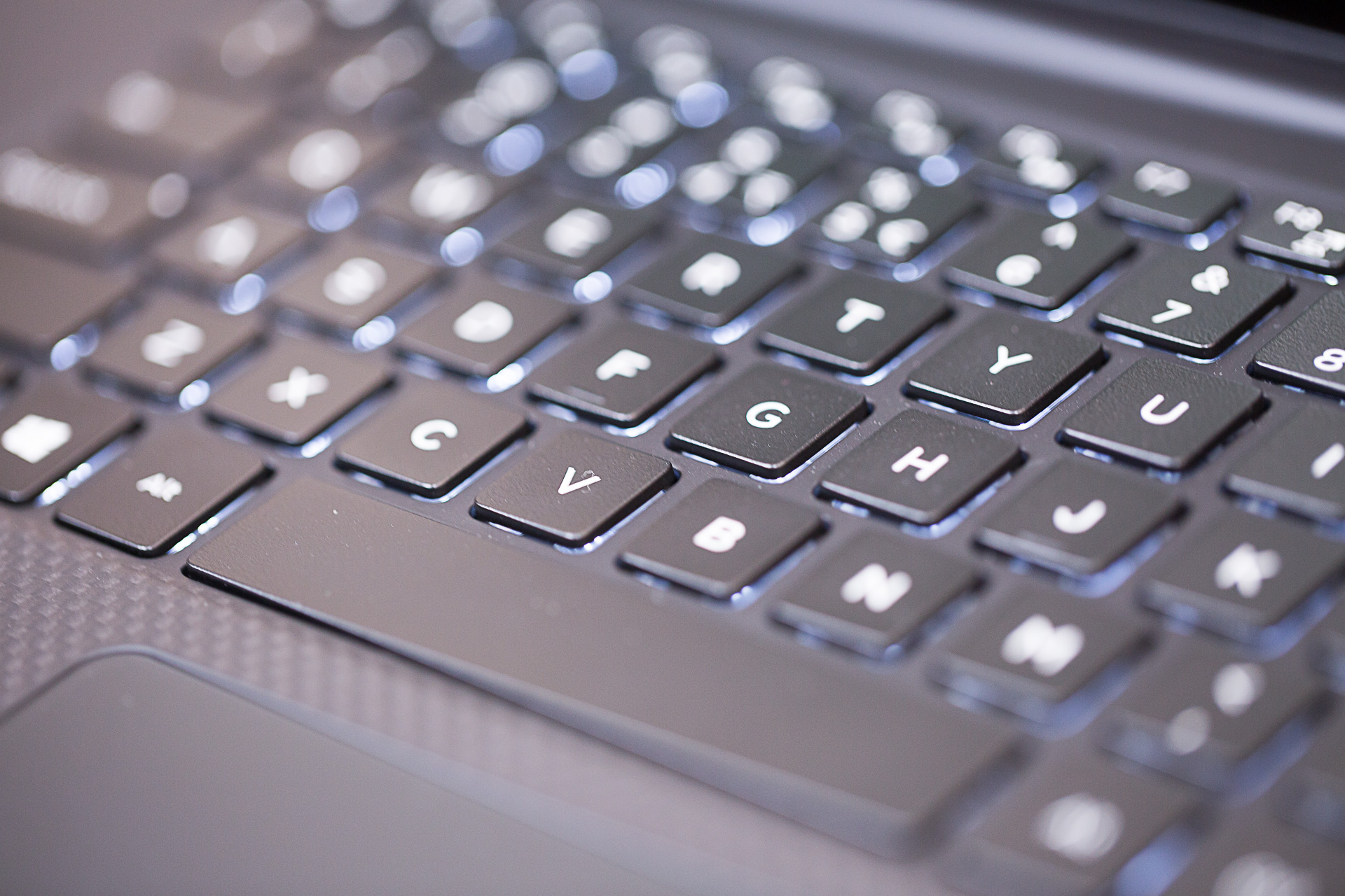 dellxps159570测评,dellxps15和13对比