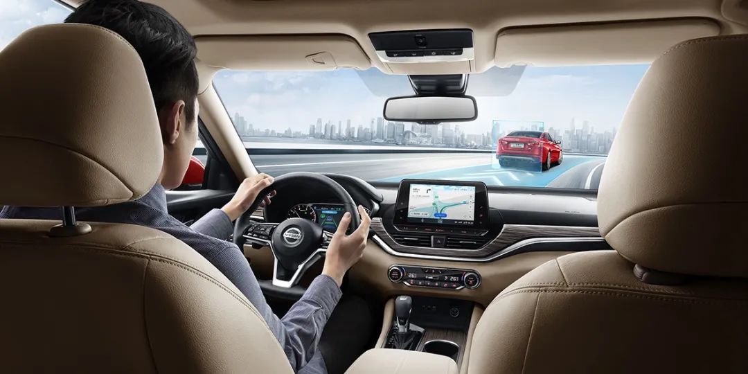 天籁vs雅阁混动,雅阁1.5t和天籁2.0自吸哪个省油