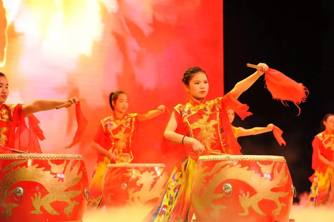 扬帆起航正当时砥砺实干再出发,扬帆起航正当时砥砺奋进再出发