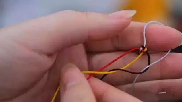 手工编绳怎么打结球,塑料手编绳如何打结