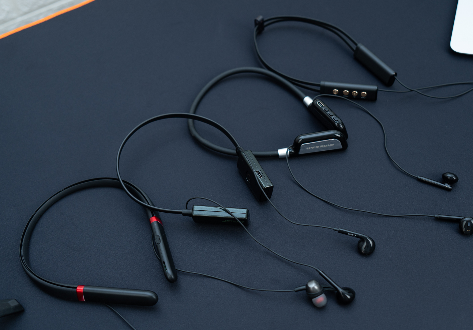 最好的入耳式专业监听耳机,全封闭式监听耳机十佳评测