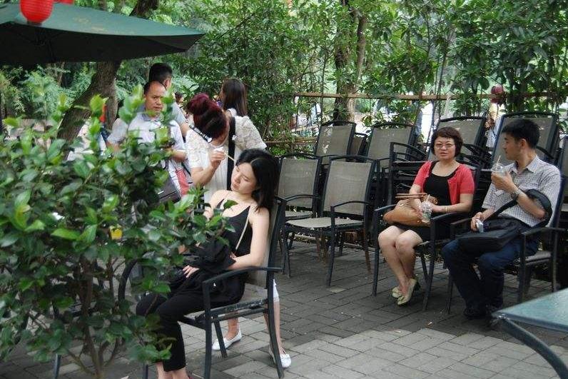 采耳到底能不能掏出耳屎,小美被感染了会怎么样