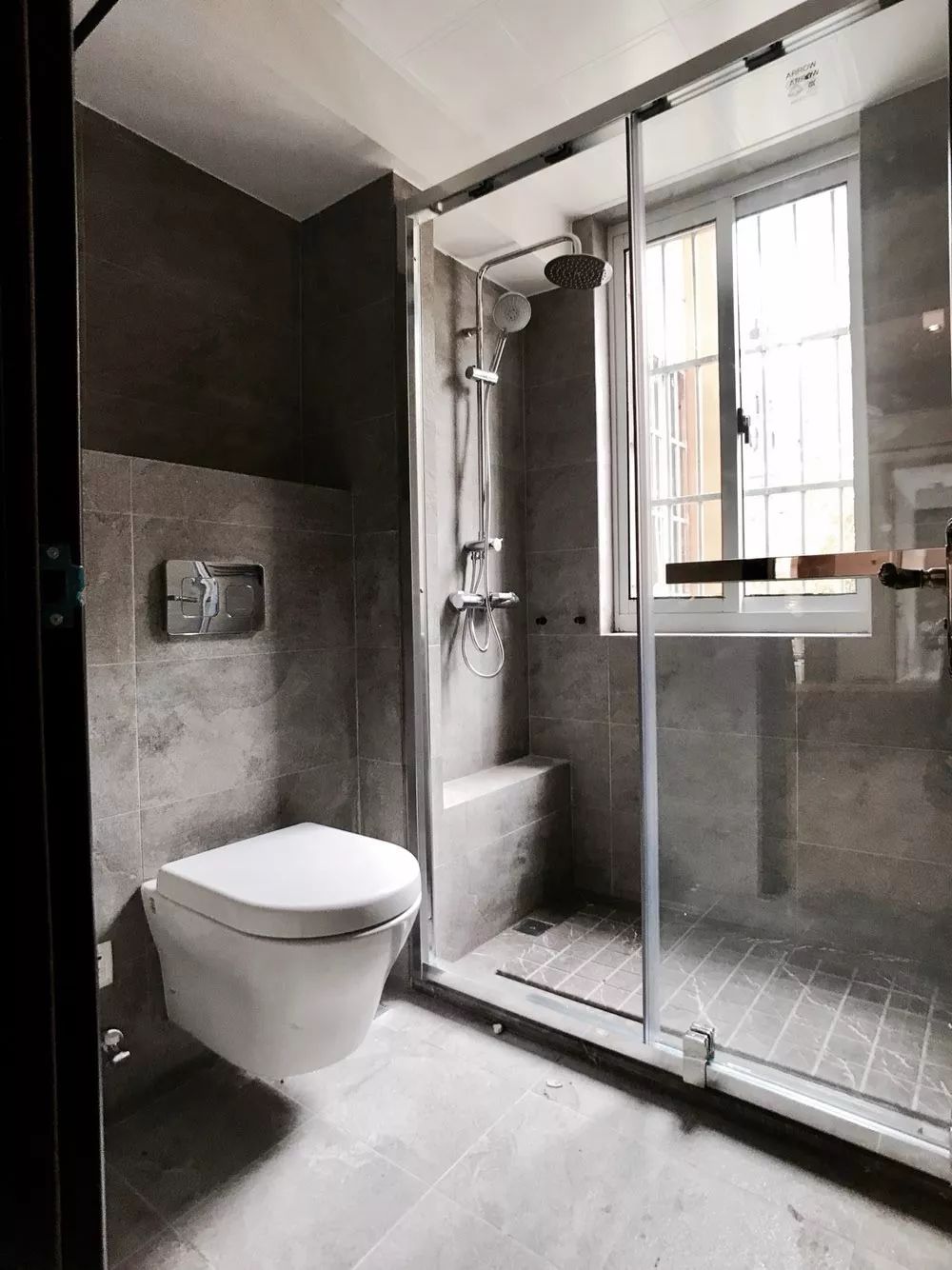 壁挂马桶卫生间装修效果图,恩仕壁挂马桶卫生间