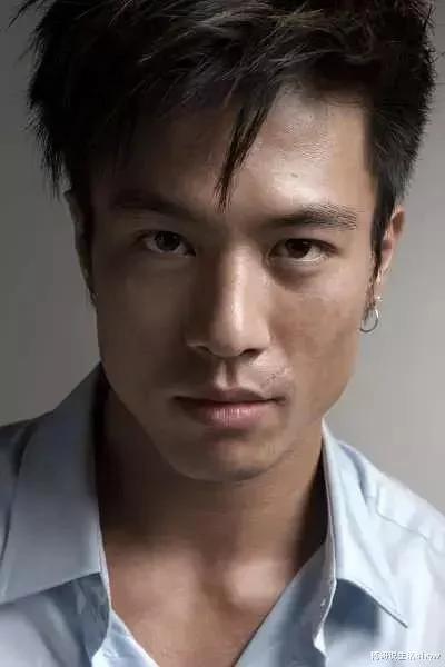 李连杰接班人，吴京不是对手，甄子丹自认打不过