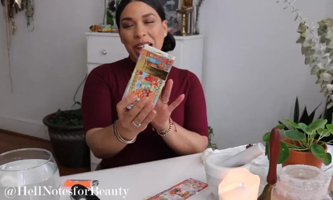 老外都爱来中国买手机壳？看完我笑吐了：谢谢外国友人提供致富路